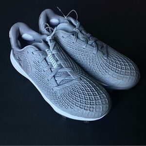 Under Armour women’s Glide Metallic Gray Softball Cleats‎